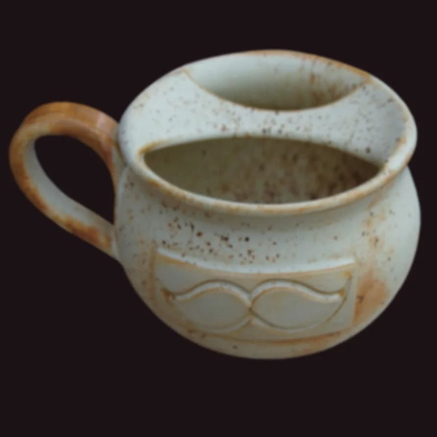 Handrenndur skeggbolli frá Eldstó