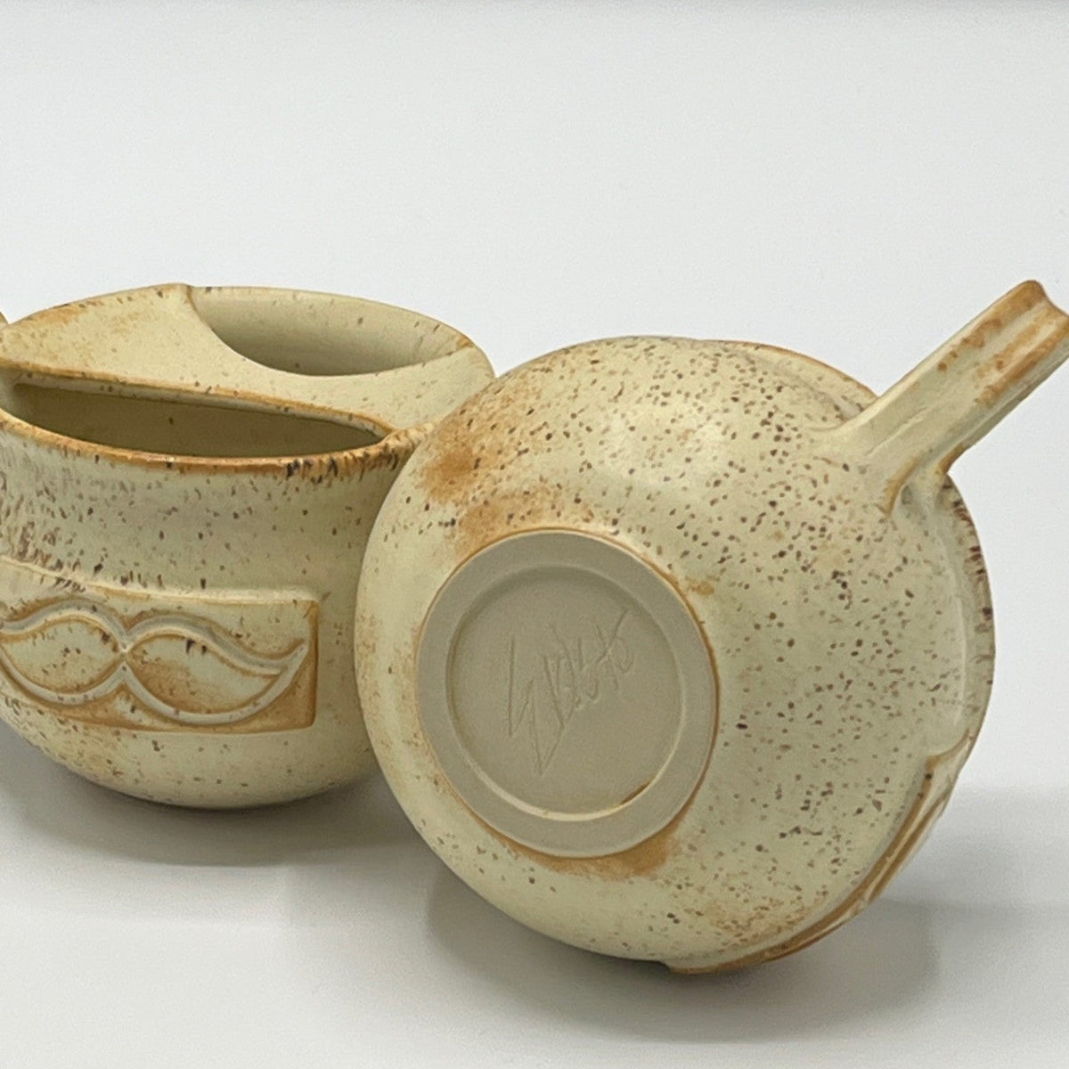 Handrenndur skeggbolli frá Eldstó